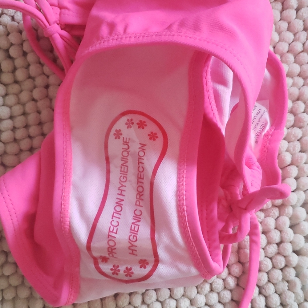 Pink bikini - Picture 2 of 5